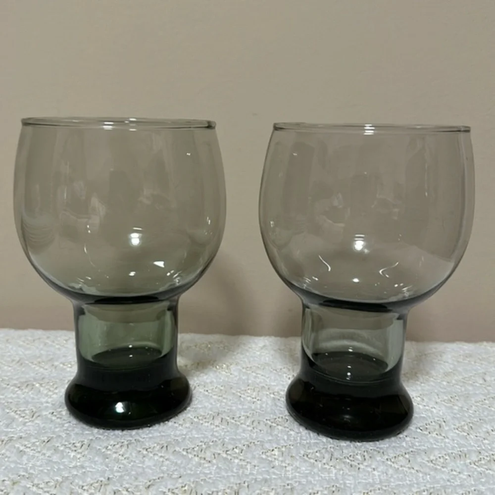 Vintage MCM EUC Set of 2 Federal Glass Sundown Smoke Gray Pedestal Beer Glasses
